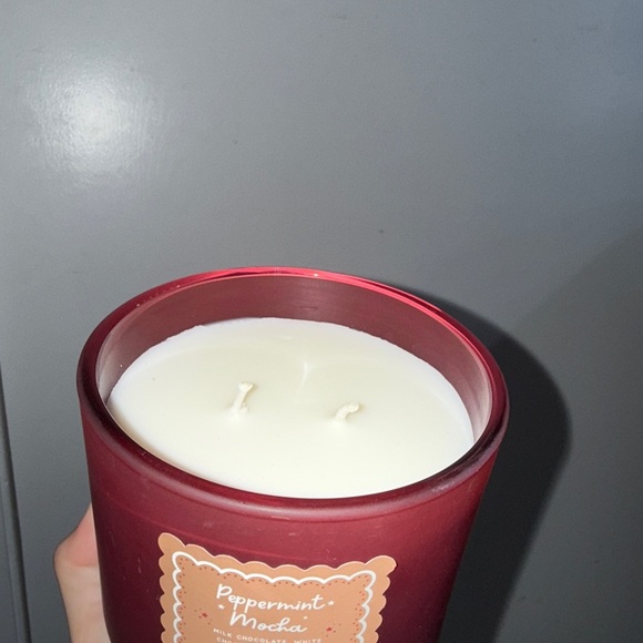 Peppermint Mocha Scented Candle - Perfect Winter Scent - Picture 4 of 4